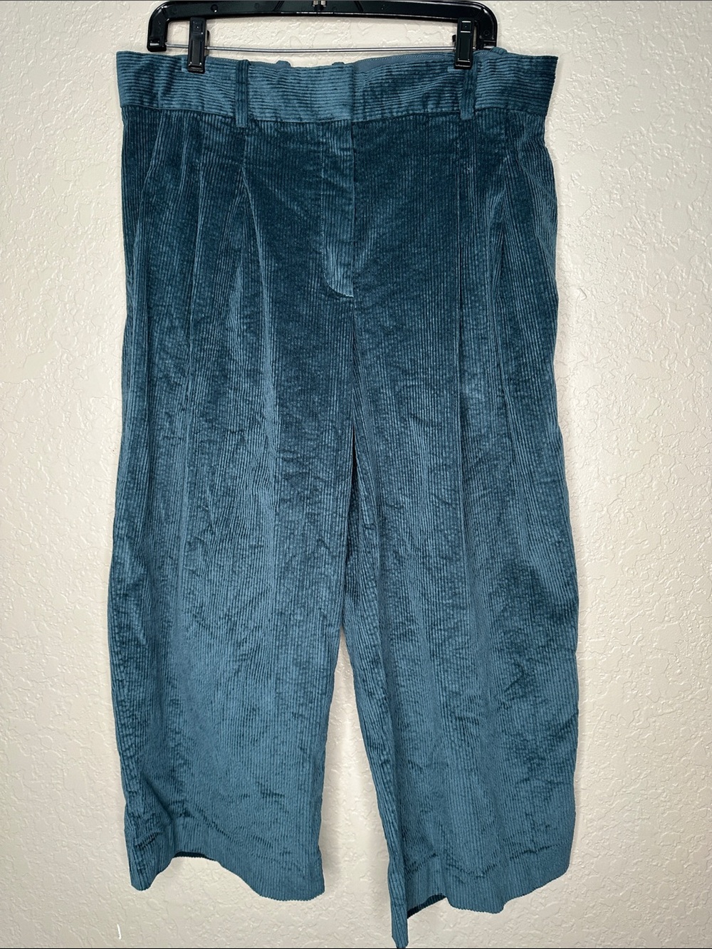 COS Wide-Leg Crop Corduroy Trousers dark green